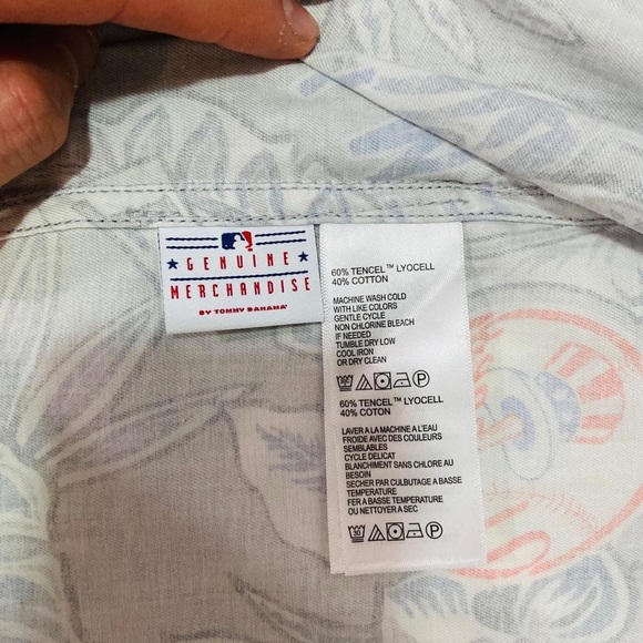 Rare Tommy Bahama x Yankees Collab Hawaiian shirt jersey - Picture 6 of 8